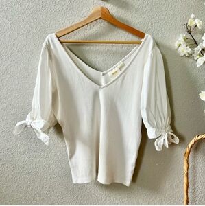 Anthropologie Maeve White Puff Sleeve Shirt Size Large Short Sleeve Bows V Neck